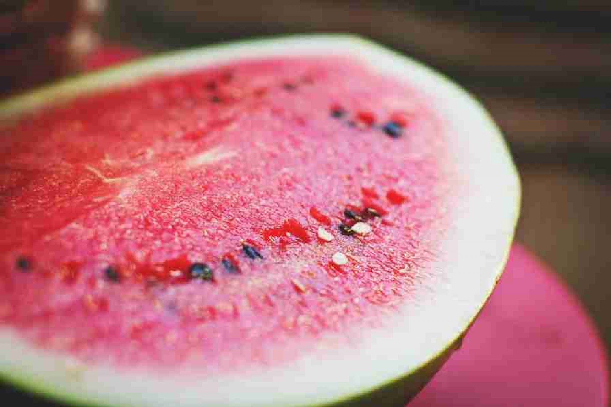 can-birds-eat-watermelon-bird-feeder-expert