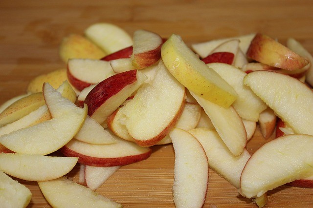 sliced apple